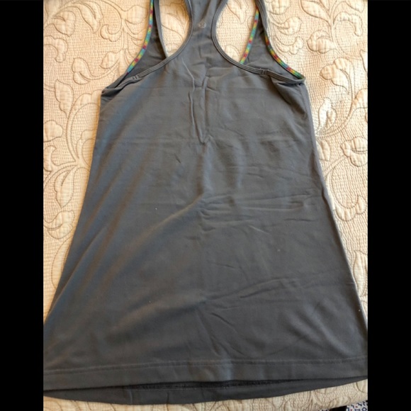 Lululemon Grey Top - Picture 2 of 3